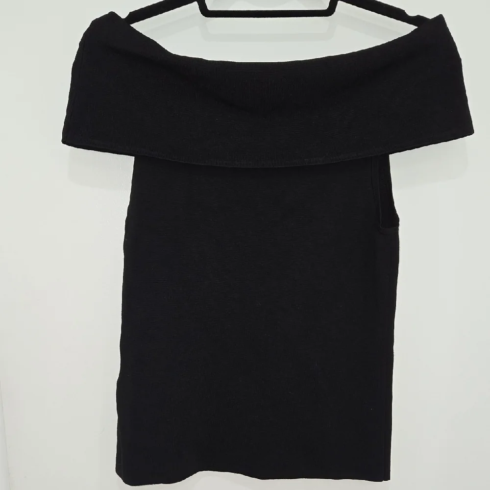 White House Black Market Off Shoulder Sleek Minimalist Sleeveless Black Sweater - Picture 2 of 6